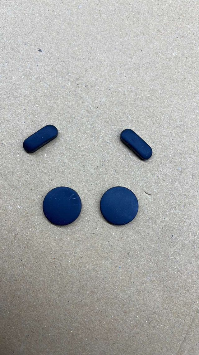 {